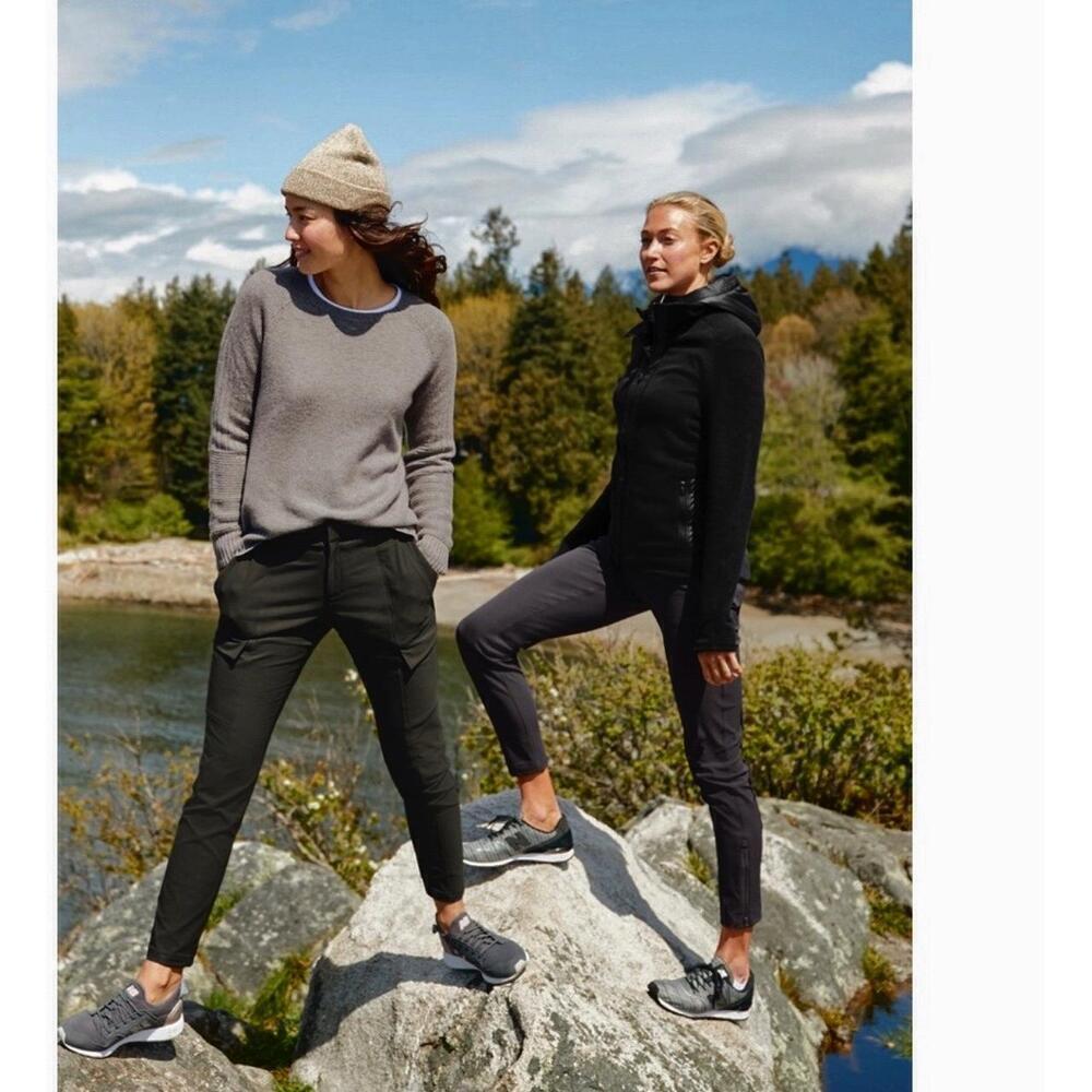 NEW Athleta Hiking Skinny Pants Black Size 6 Wander Ankle Zip